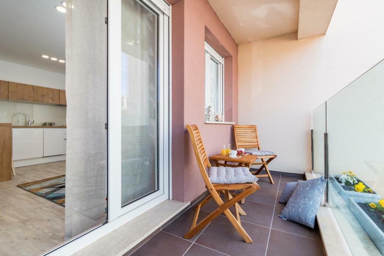 Monte Paradiso Deluxe Apartment Pula Bagian luar foto