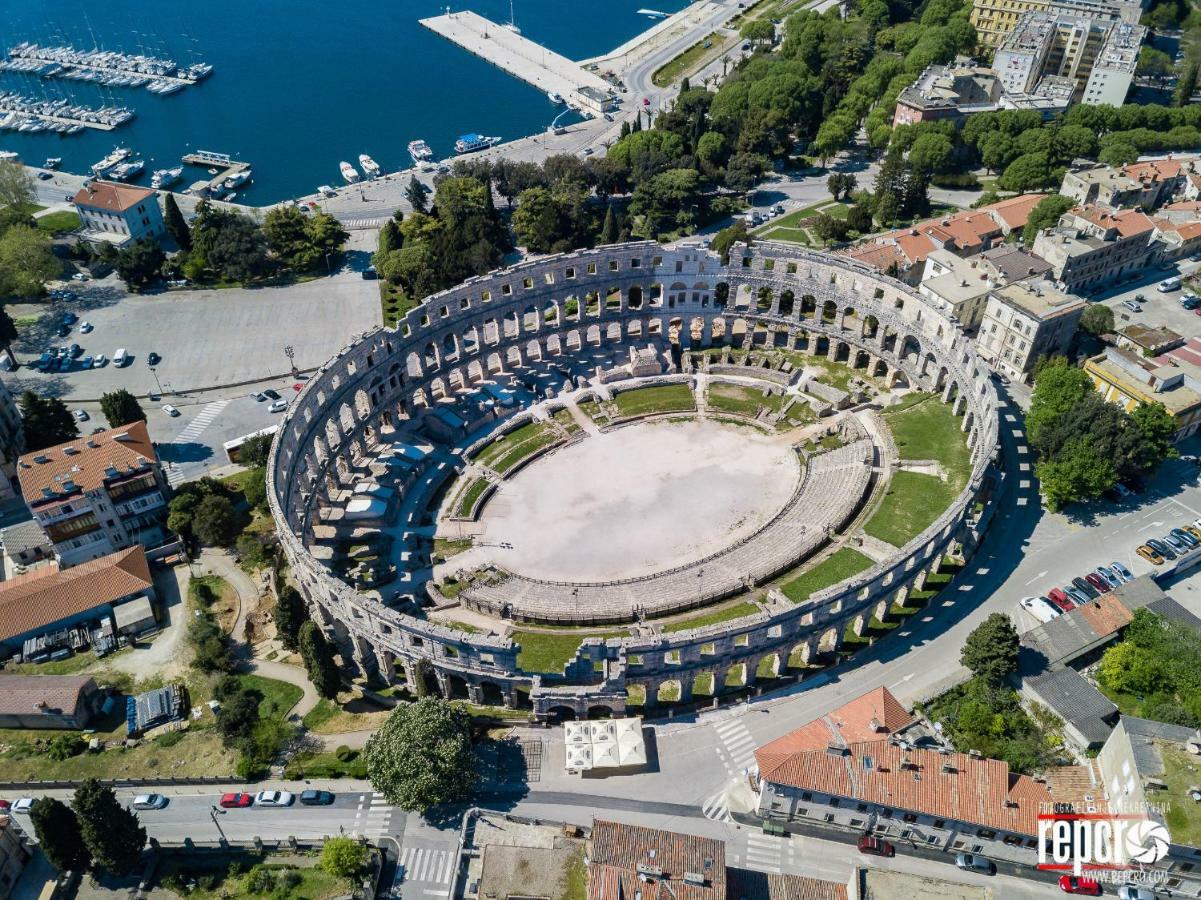 Monte Paradiso Deluxe Apartment Pula Bagian luar foto